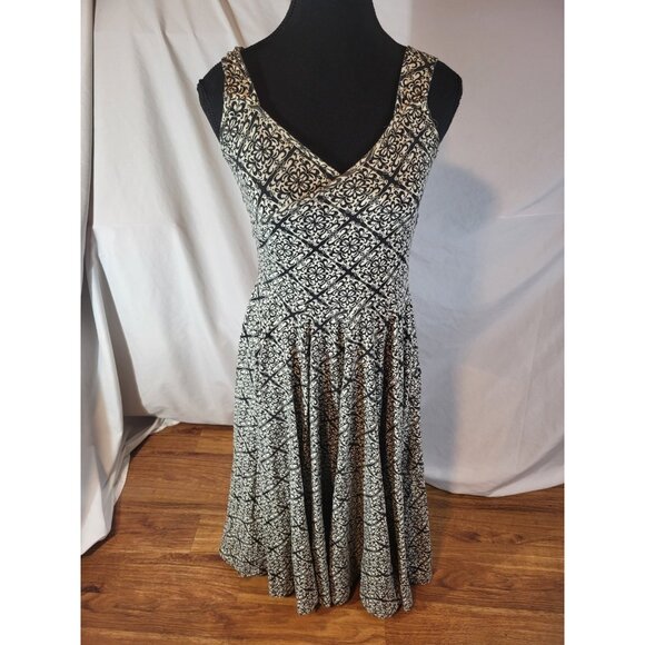 Effies Heart Size S Sleeveless Black & White Geometric Design Dress - Picture 1 of 6
